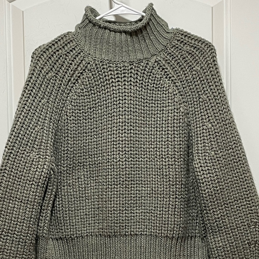 Cozy Cottagecore H&M Size Medium Chunky Knit Mock Turtleneck Sweater Sage Gray - Picture 5 of 9